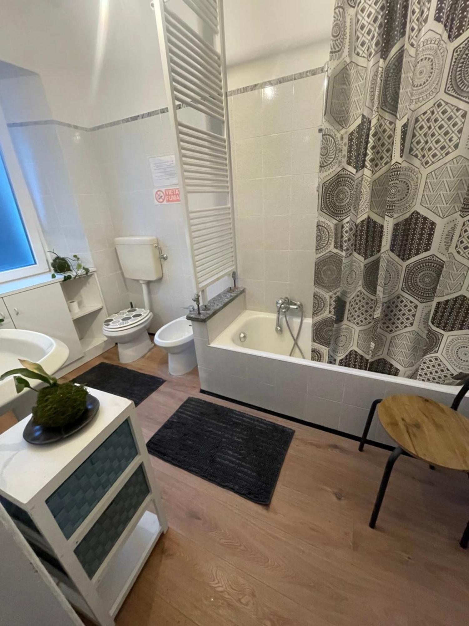 A D Rooms - Il Campanile Casale Corte Cerro Ngoại thất bức ảnh